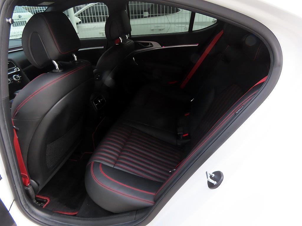 제네시스 더 뉴G70 가솔린 3.3T AWD 스포츠 패키지 - 이미지 16