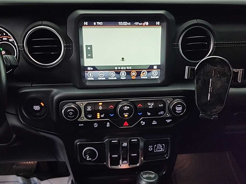 지프 랭글러(JL) 2.0 오버랜드 4DR - 이미지 12