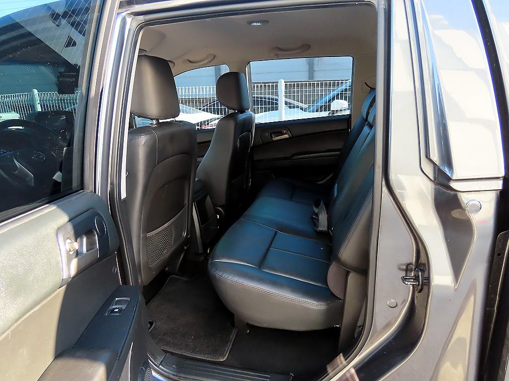 KG모빌리티(쌍용) 코란도 스포츠 CX7 4WD 매니아 - 이미지 4