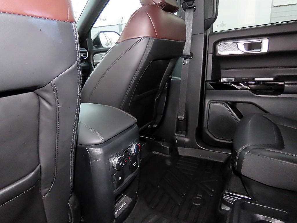 포드 익스플로러(6세대) 3.0 AWD 플래티넘 - 이미지 13