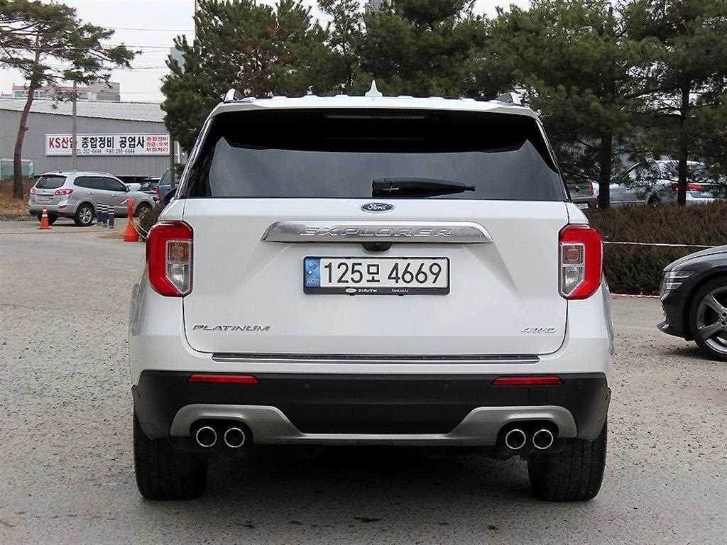 포드 익스플로러(6세대) 3.0 AWD 플래티넘 - 이미지 10