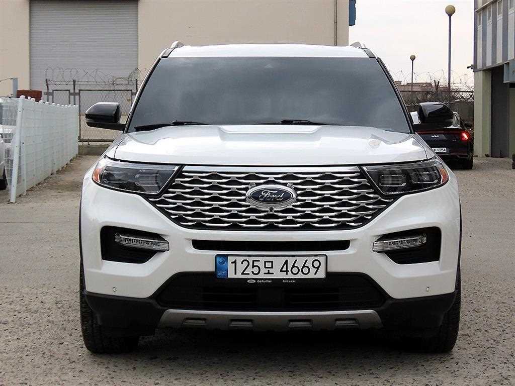 포드 익스플로러(6세대) 3.0 AWD 플래티넘 - 이미지 12