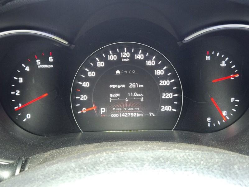 기아 뉴쏘렌토 R R2.0 4WD 트렌디 - 이미지 19