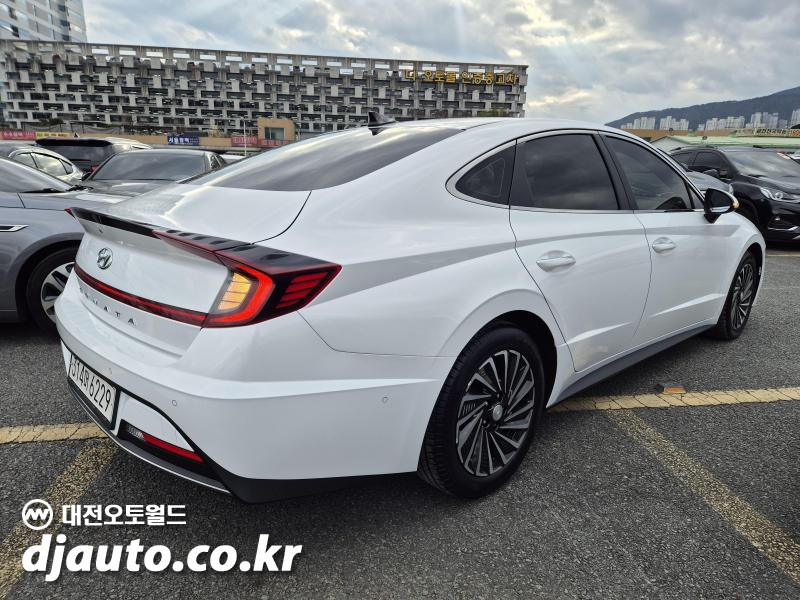 현대 쏘나타(DN8) 하이브리드 2.0 HEV 인스퍼레이션 - 이미지 3