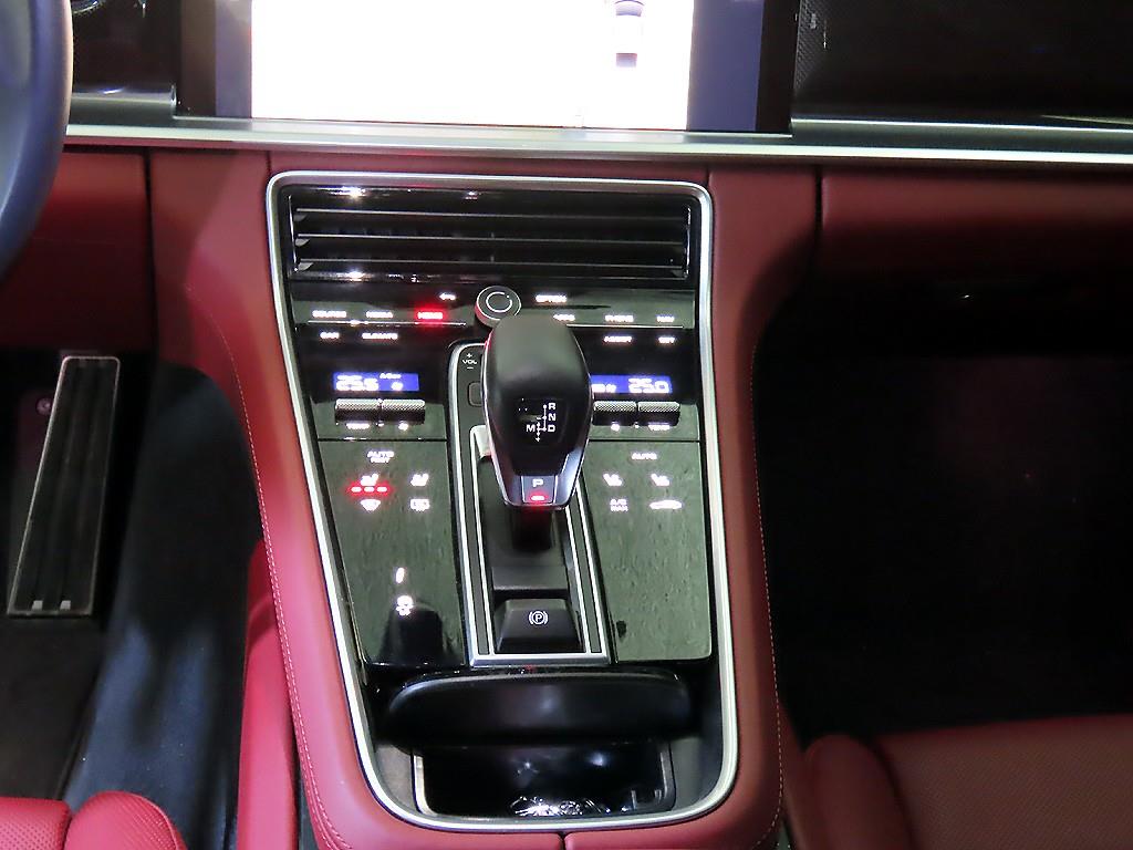 포르쉐 파나메라(2세대) 4.0 GTS - 이미지 3