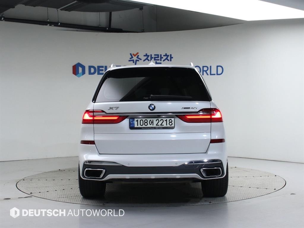 BMW X7 40i xDrive M스포츠 팩 - 이미지 11