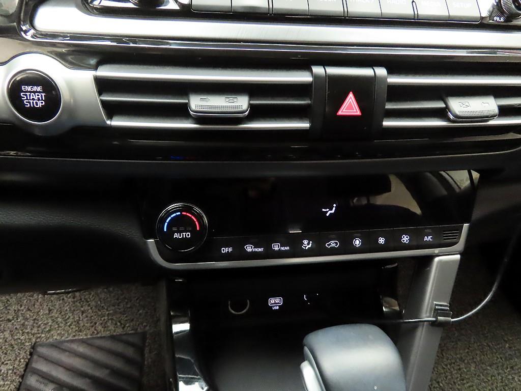 기아 셀토스 1.6 가솔린 2WD 노블레스 - 이미지 10