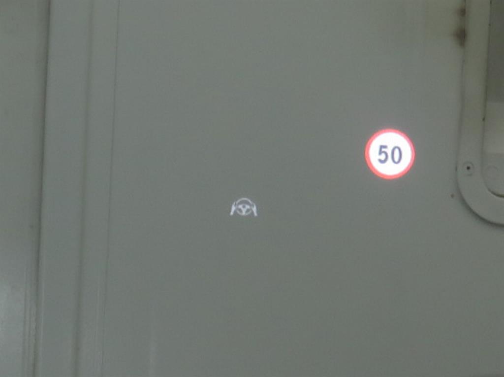 벤츠 E클래스(5세대) E220d 4매틱 AMG 라인 - 이미지 11