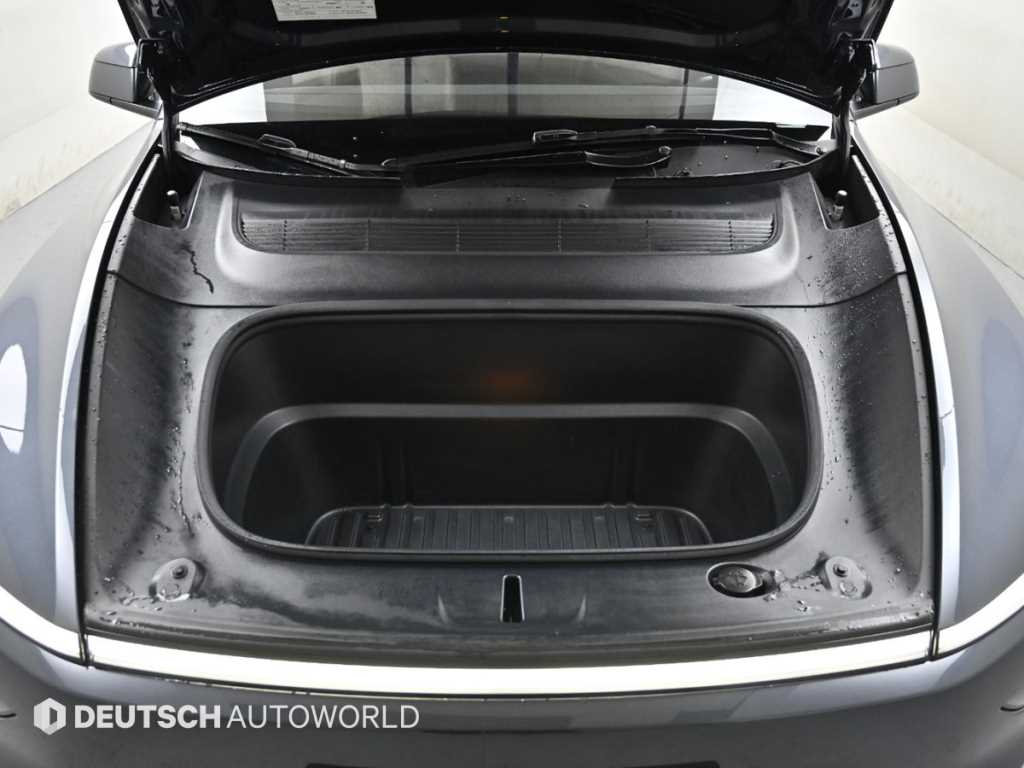 테슬라 모델 Y RWD - 이미지 18