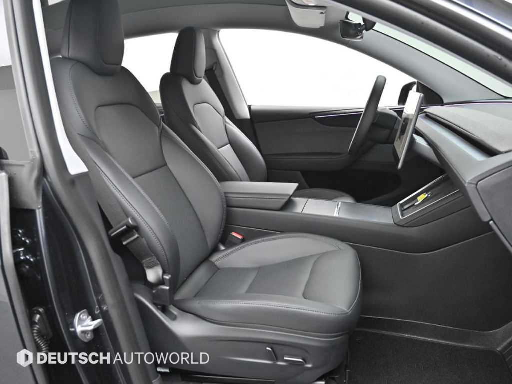 테슬라 모델 Y RWD - 이미지 14