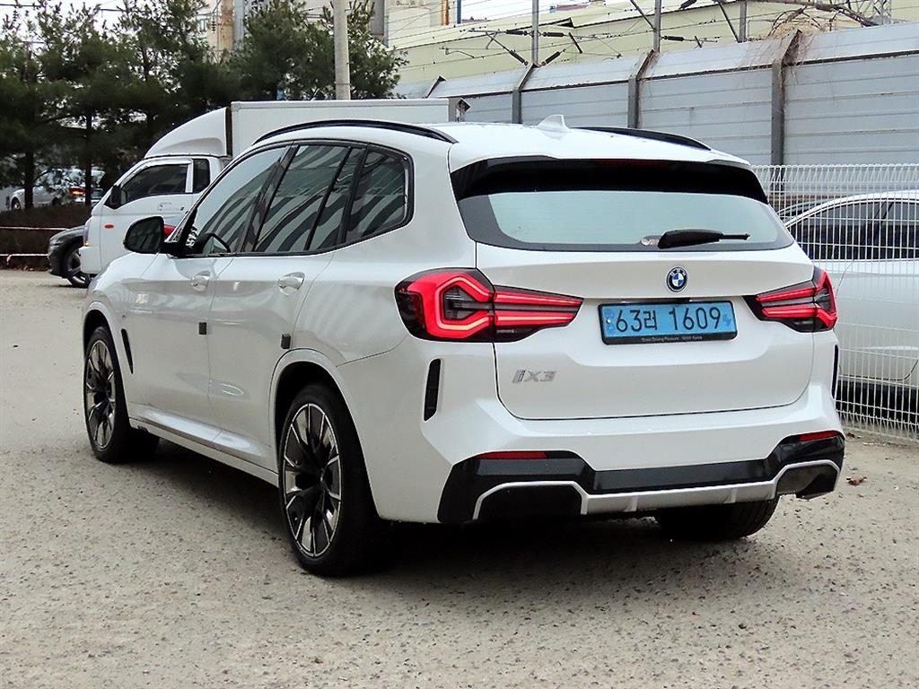 BMW iX3 eDrive M 스포츠팩 - 이미지 15