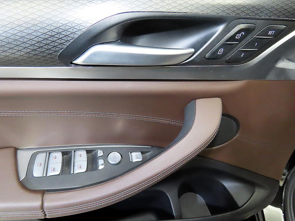 BMW X4(2세대) 20i xDrive M스포츠 - 이미지 20