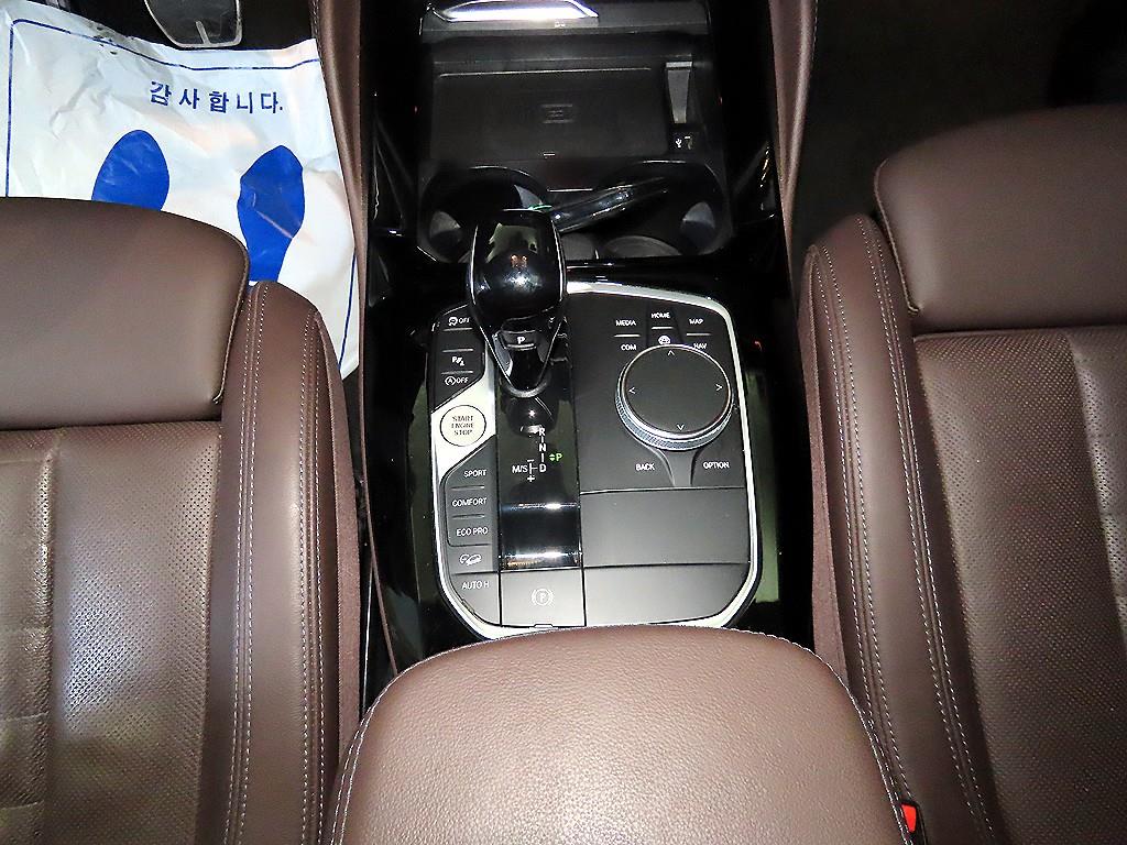 BMW X4(2세대) 20i xDrive M스포츠 - 이미지 18