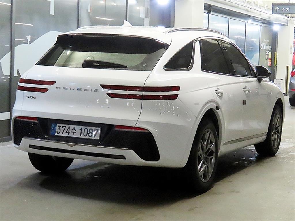 제네시스 GV70 2.2 디젤 2WD 기본형 - 이미지 6