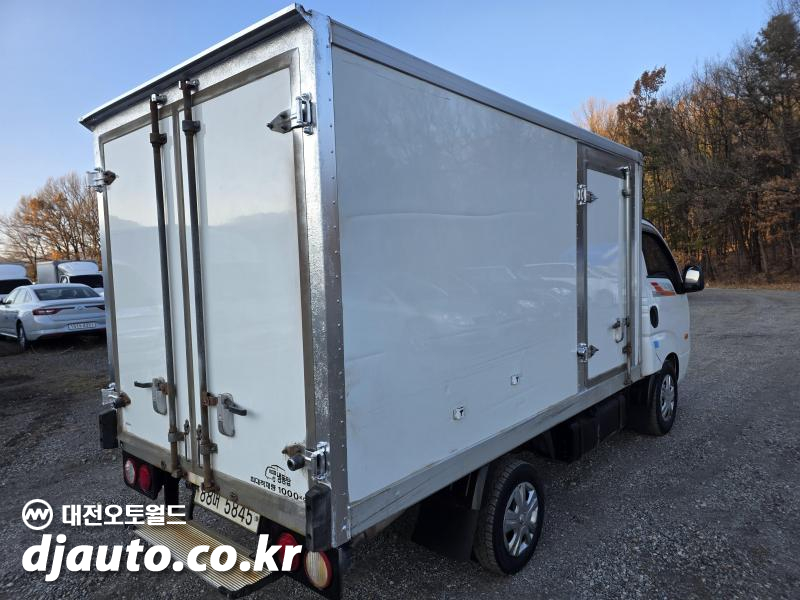 기아 봉고Ⅲ화물 냉동탑차 1톤 표준캡 - 이미지 10