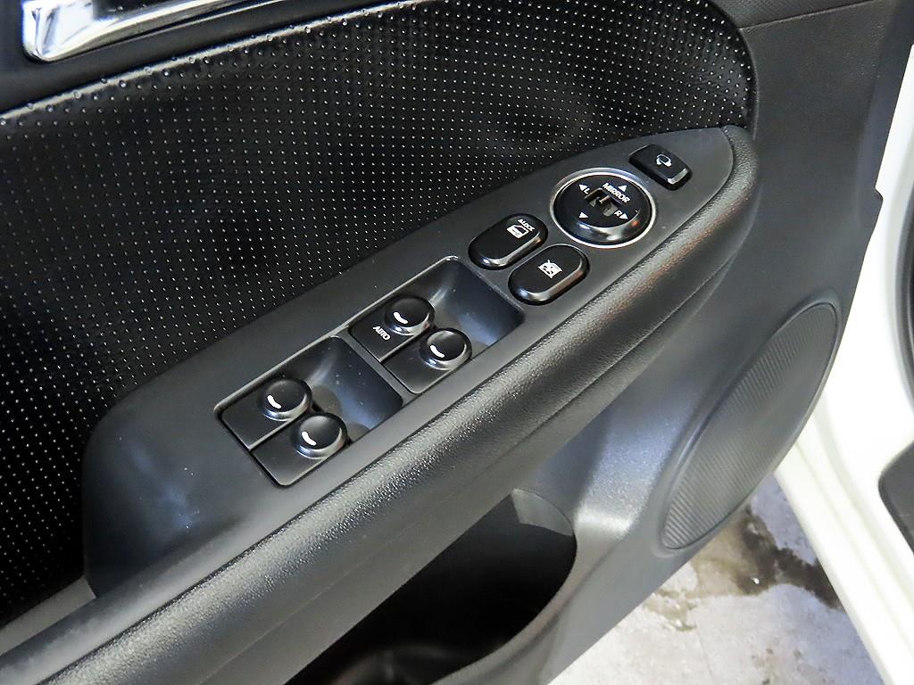 현대 i30 1.6 VVT 럭셔리 - 이미지 16