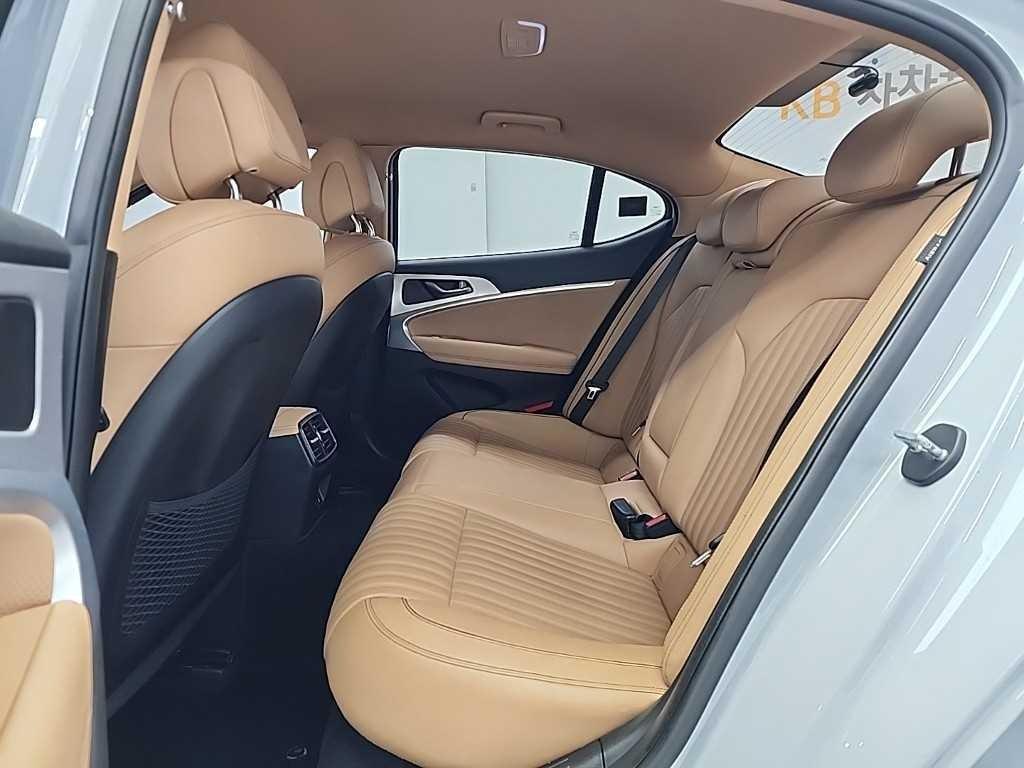 제네시스 더 뉴G70 가솔린 2.0T AWD 기본형 - 이미지 11