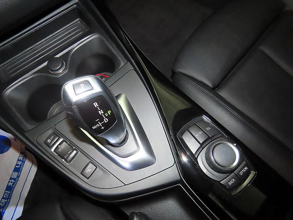 BMW 1시리즈(2세대) 5도어 118d 스포츠 라인 - 이미지 7