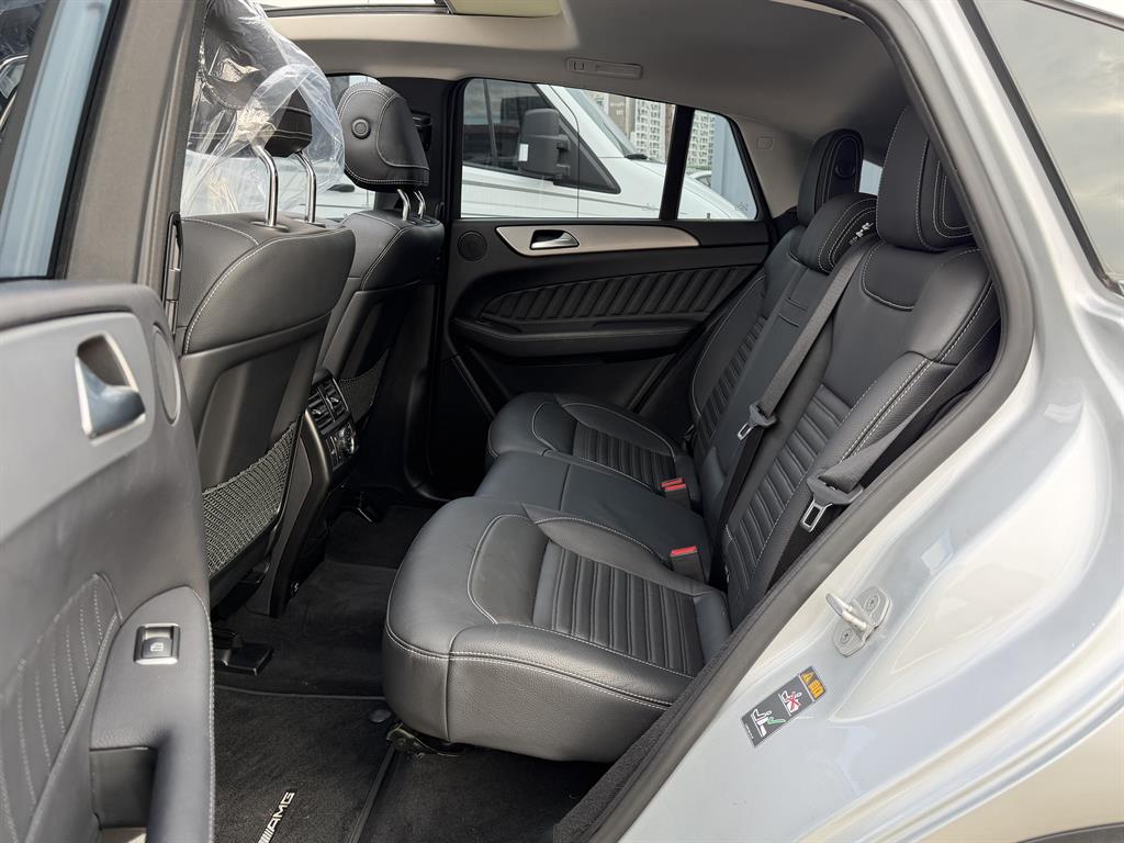 벤츠 GLE클래스(3세대) GLE 350d 4매틱 쿠페 - 이미지 5