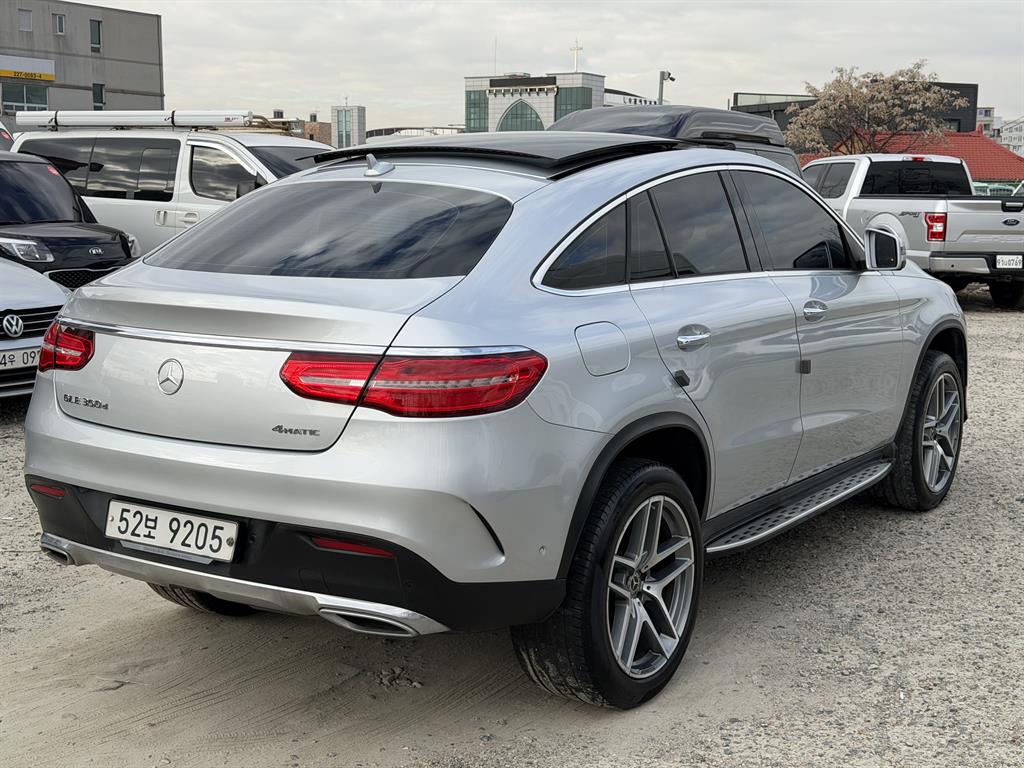 벤츠 GLE클래스(3세대) GLE 350d 4매틱 쿠페 - 이미지 11