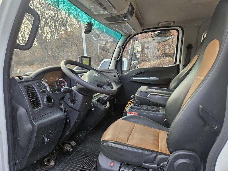 타타대우 더쎈 4톤 극초장축 슬리퍼 - 이미지 8