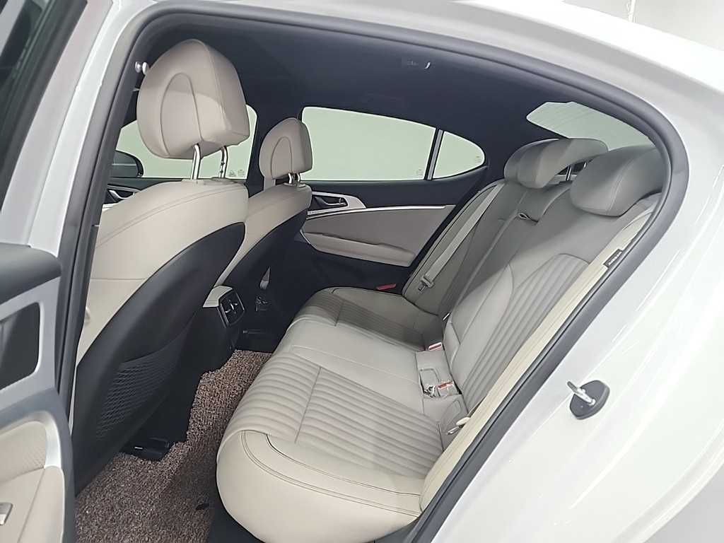 제네시스 더 뉴G70 가솔린 2.0T 2WD 스포츠 패키지 - 이미지 11