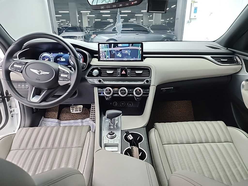 제네시스 더 뉴G70 가솔린 2.0T 2WD 스포츠 패키지 - 이미지 9