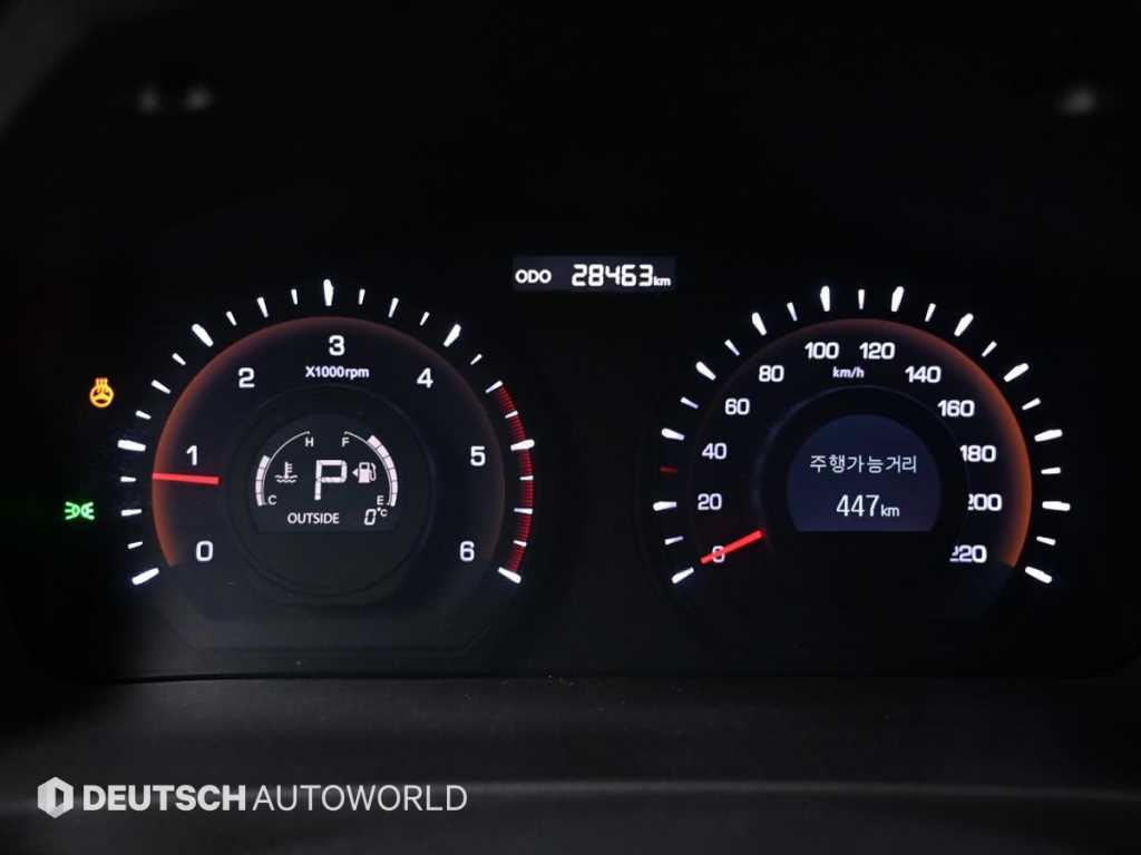 KG모빌리티(쌍용) 뉴 코란도C 2.0 AWD CVT 최고급형 - 이미지 17