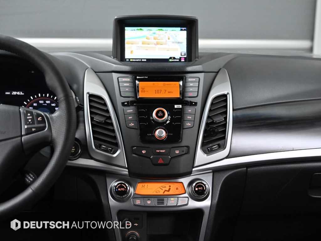 KG모빌리티(쌍용) 뉴 코란도C 2.0 AWD CVT 최고급형 - 이미지 10