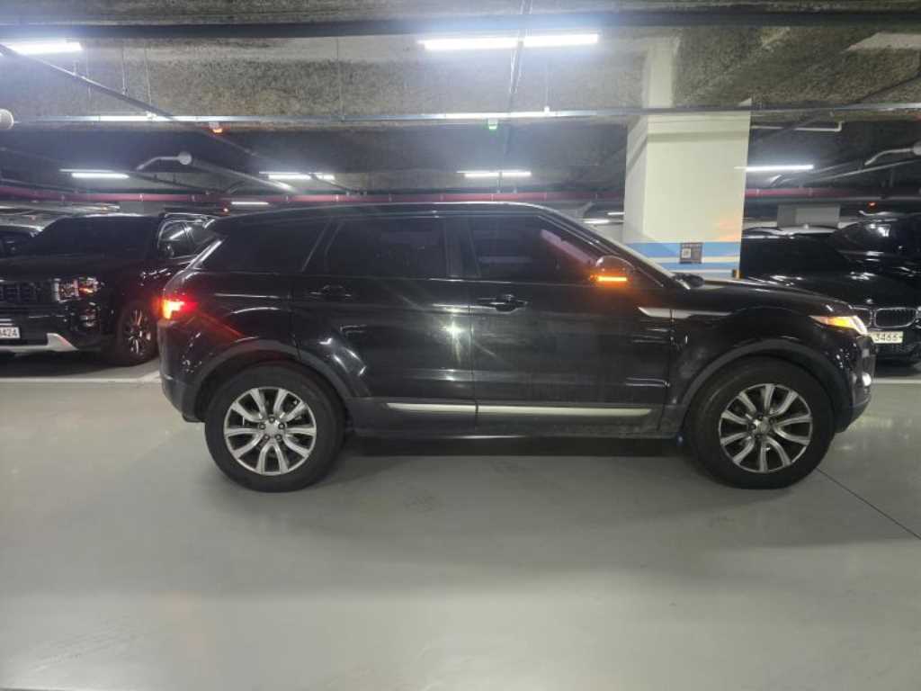 랜드로버 레인지로버 이보크 2.2 SD4 퓨어 - 이미지 5