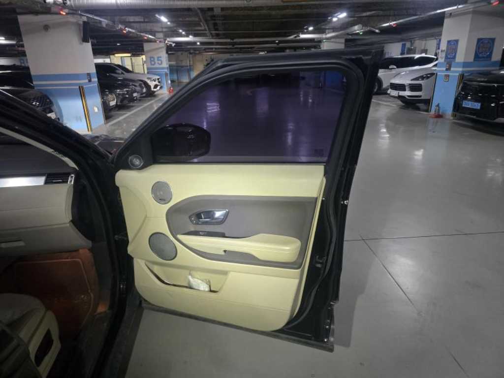 랜드로버 레인지로버 이보크 2.2 SD4 퓨어 - 이미지 20