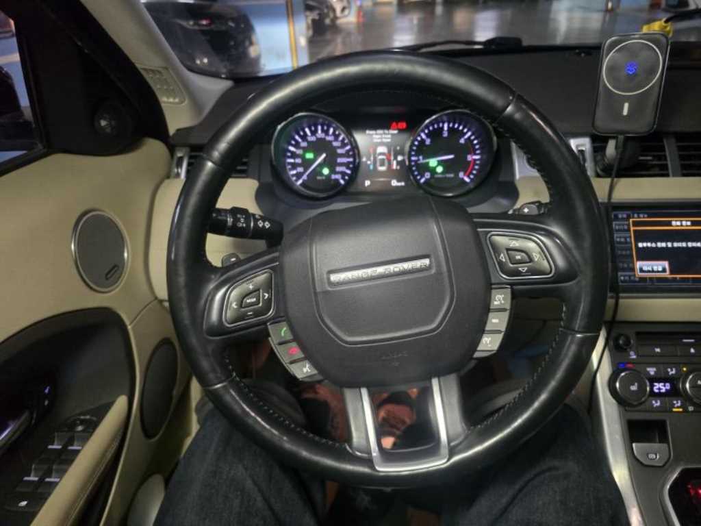 랜드로버 레인지로버 이보크 2.2 SD4 퓨어 - 이미지 9