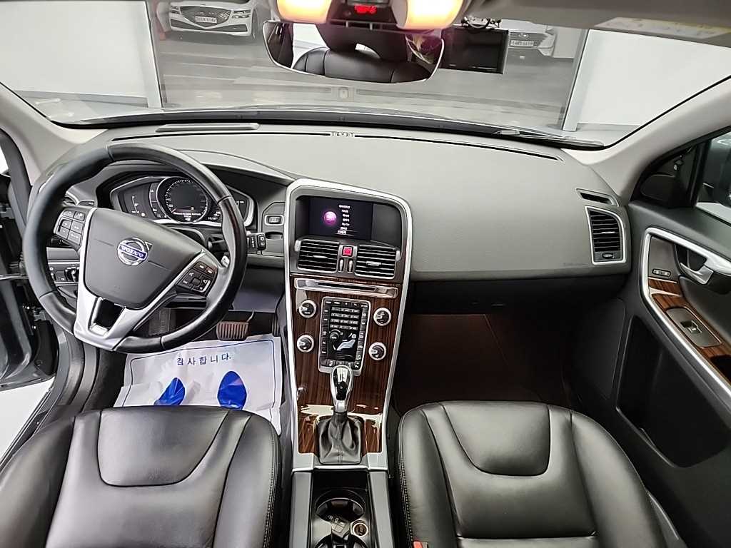 볼보 XC60(1세대) D5 AWD 썸멈 - 이미지 18