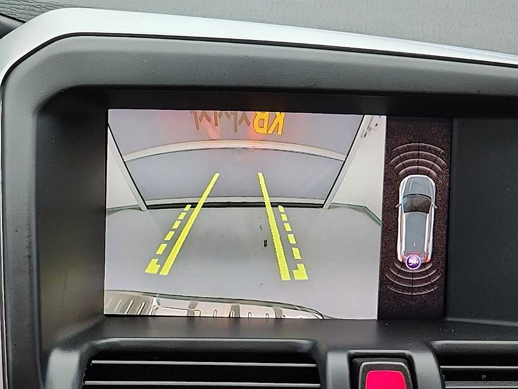 볼보 XC60(1세대) D5 AWD 썸멈 - 이미지 9