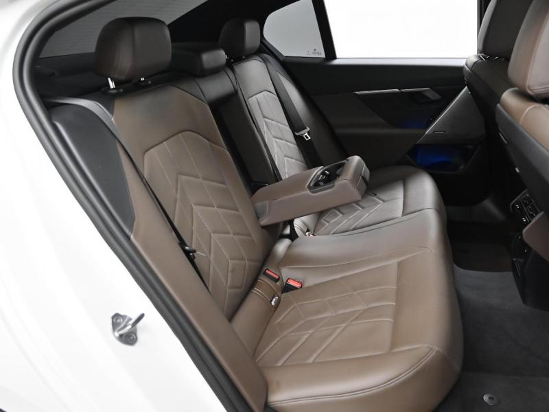 BMW 5시리즈(8세대) 523d M 스포츠 리미티드 에디션 - 이미지 5