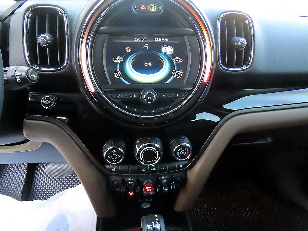 미니 컨트리맨(2세대) 2.0 D ALL4 - 이미지 17