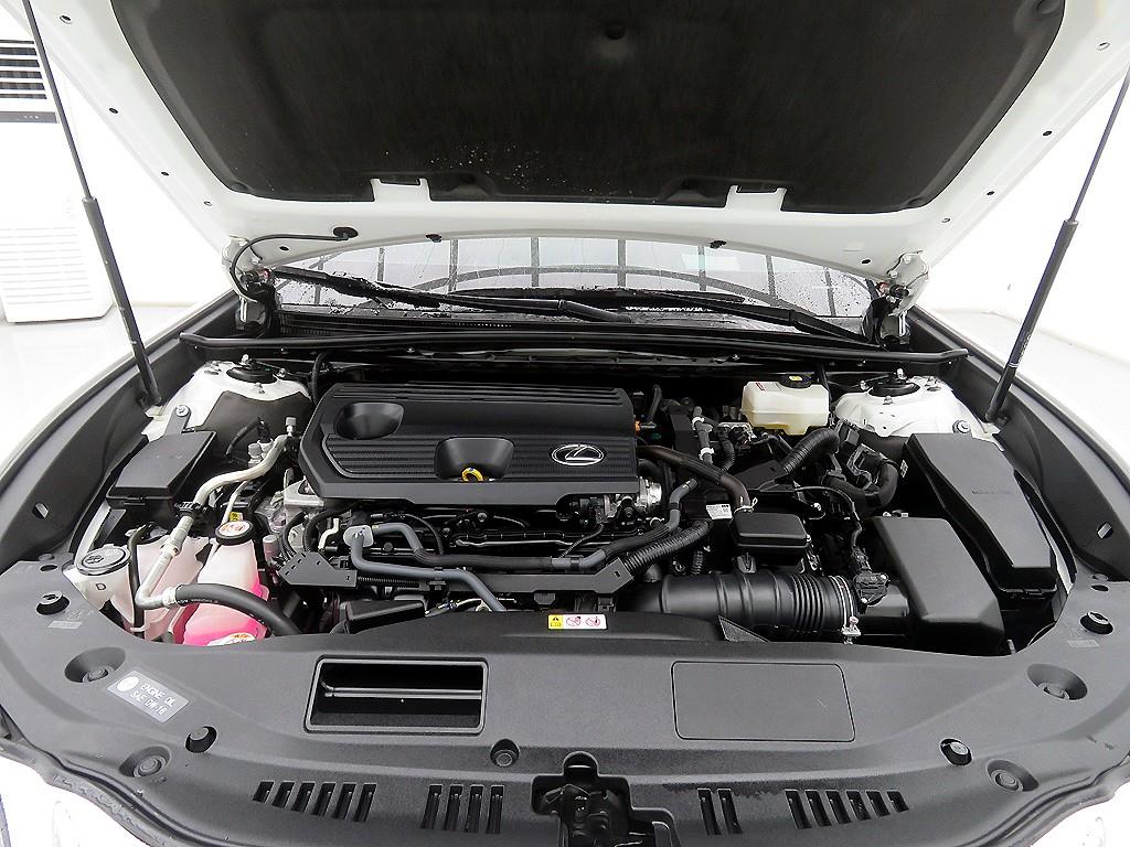 렉서스 ES(7세대) 300h - 이미지 4