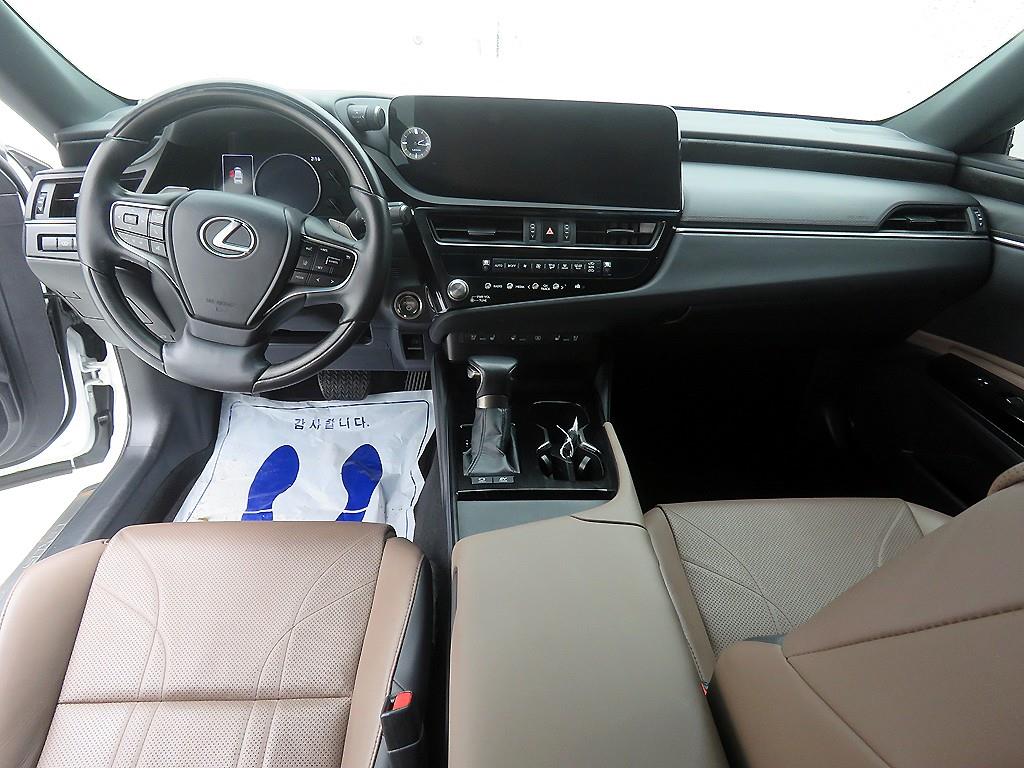 렉서스 ES(7세대) 300h - 이미지 18