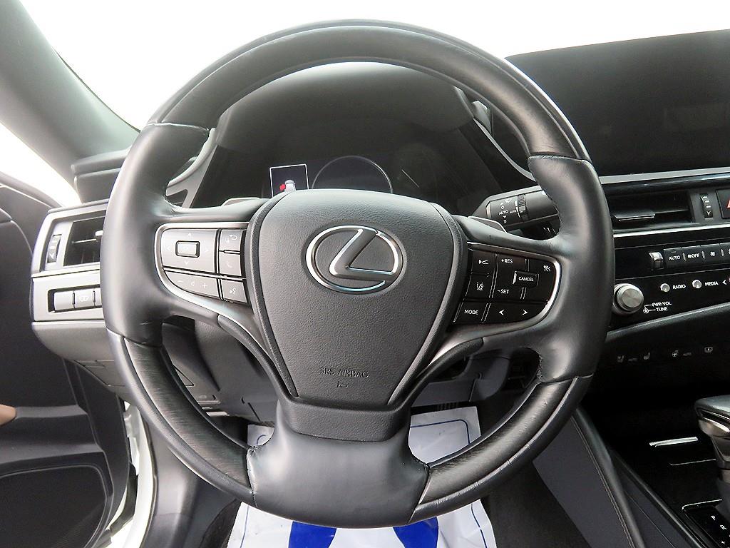 렉서스 ES(7세대) 300h - 이미지 16