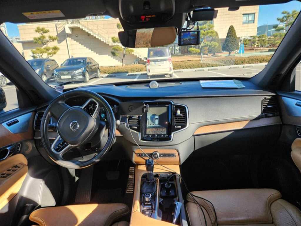 볼보 XC90(2세대) D5 AWD 인스크립션 - 이미지 2