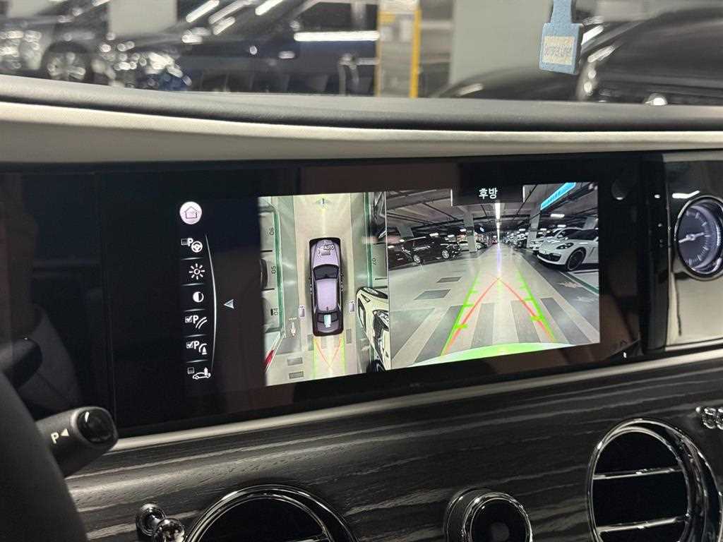 롤스로이스 고스트(2세대) 6.75 V12 - 이미지 10