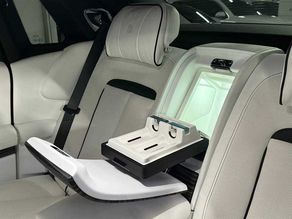 롤스로이스 고스트(2세대) 6.75 V12