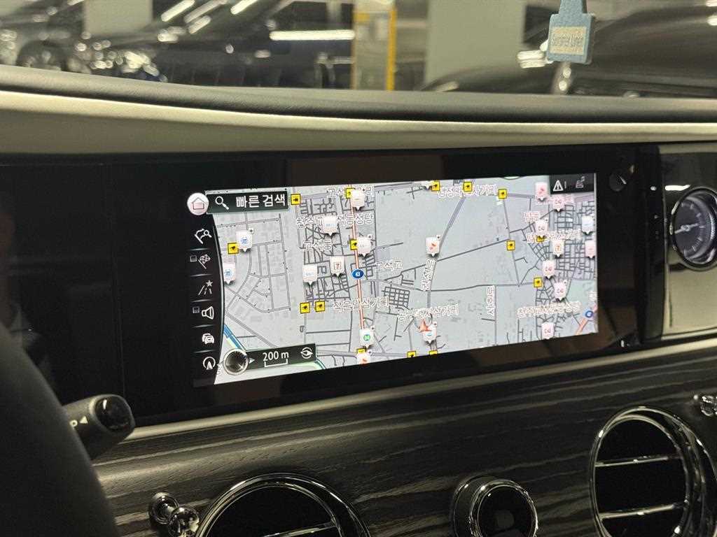 롤스로이스 고스트(2세대) 6.75 V12 - 이미지 3