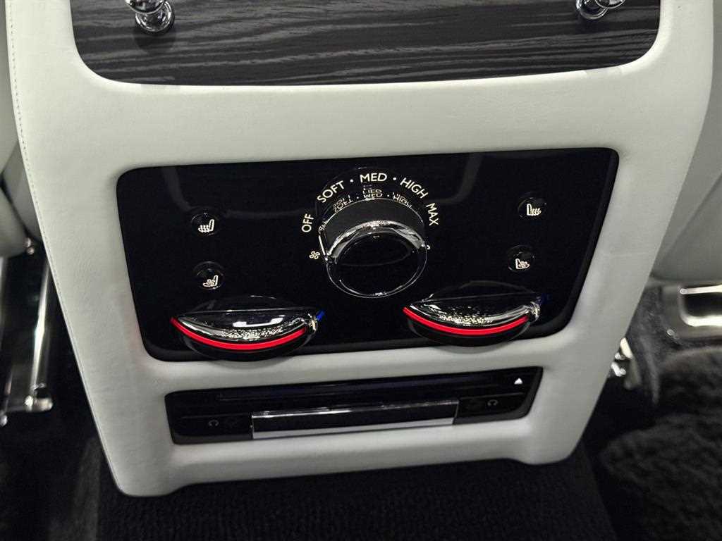 롤스로이스 고스트(2세대) 6.75 V12 - 이미지 5