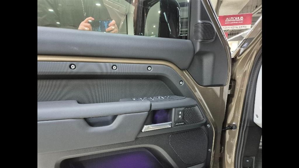 랜드로버 올 뉴 디펜더 110 D250 X다이나믹 SE - 이미지 7