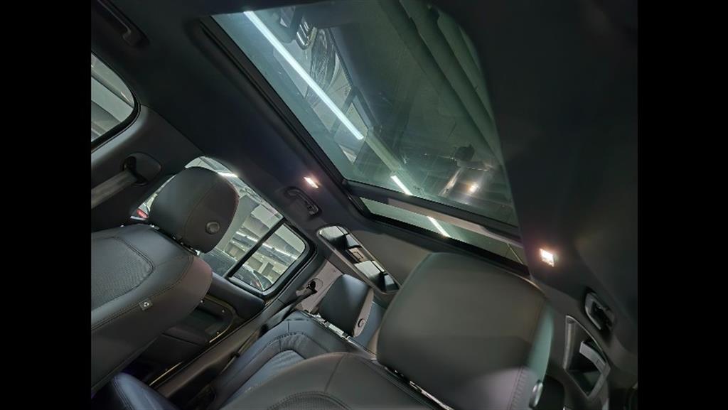 랜드로버 올 뉴 디펜더 110 D250 X다이나믹 SE - 이미지 9