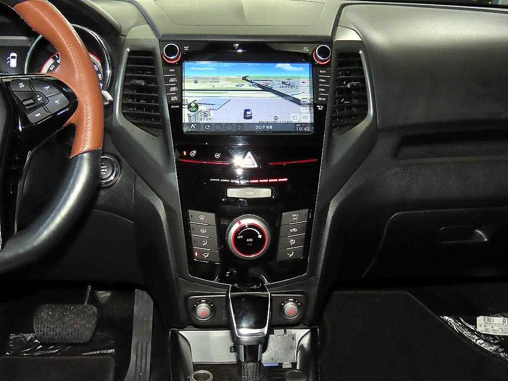 KG모빌리티(쌍용) 티볼리 아머 1.6 디젤 기어 플러스 - 이미지 13