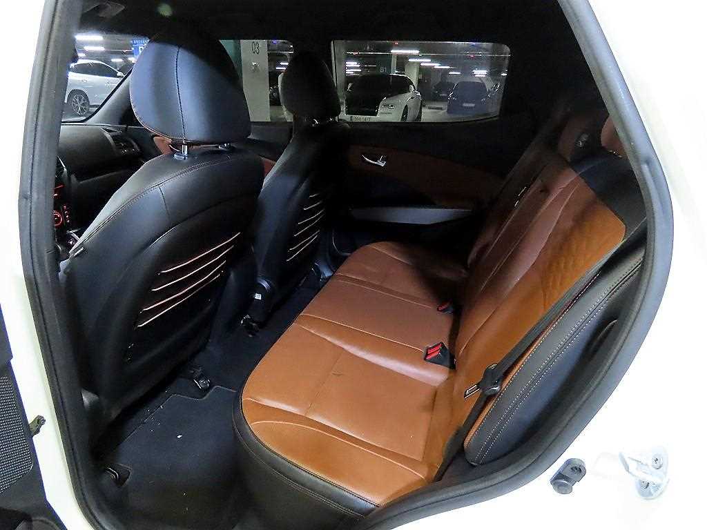 KG모빌리티(쌍용) 티볼리 아머 1.6 디젤 기어 플러스 - 이미지 9