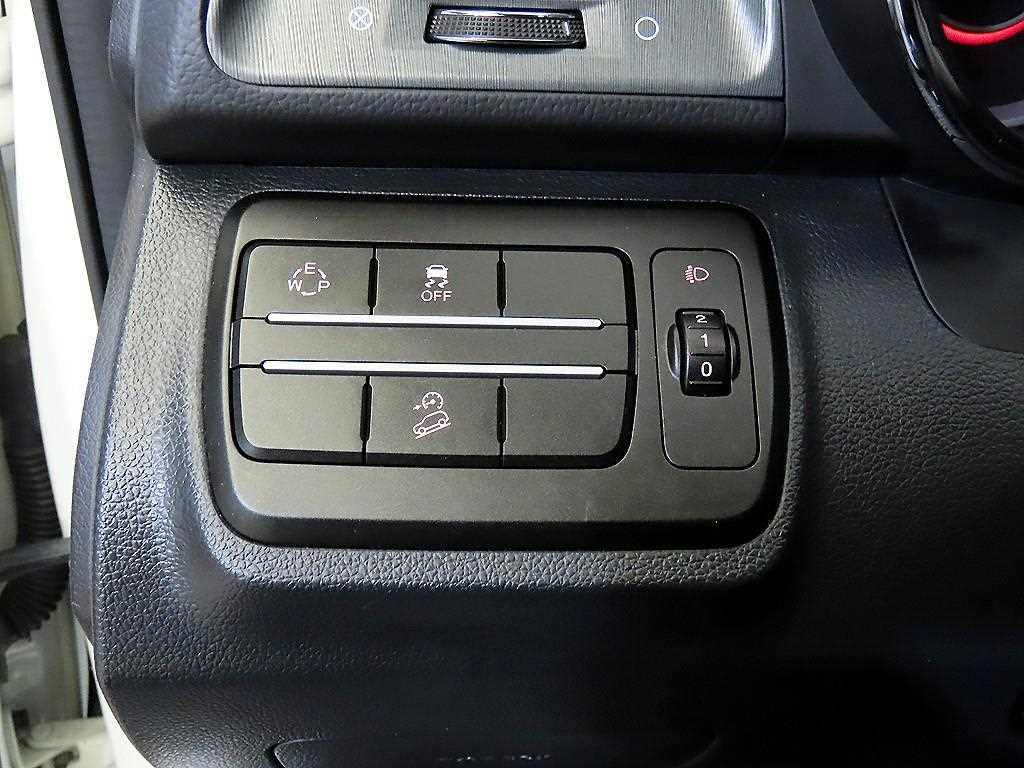 KG모빌리티(쌍용) 티볼리 아머 1.6 디젤 기어 플러스 - 이미지 3