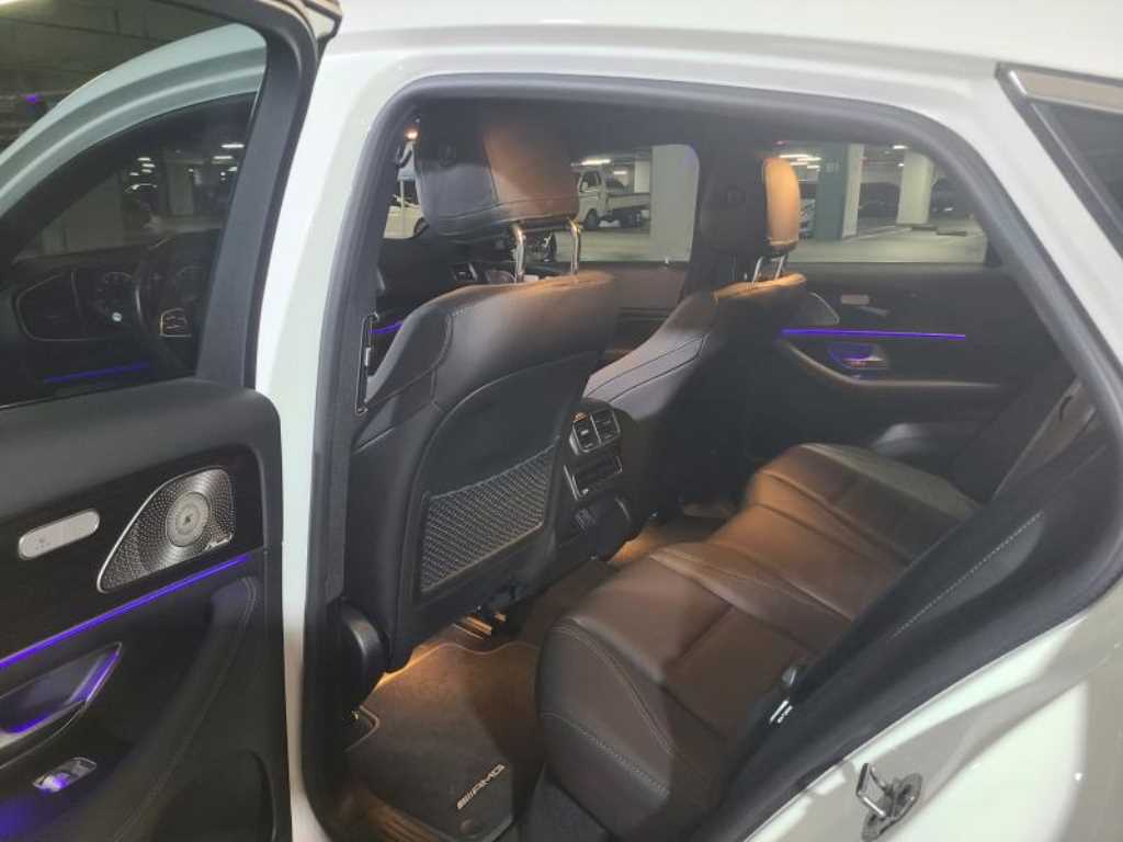 벤츠 GLE클래스(4세대) GLE 400d 4매틱 쿠페 - 이미지 8